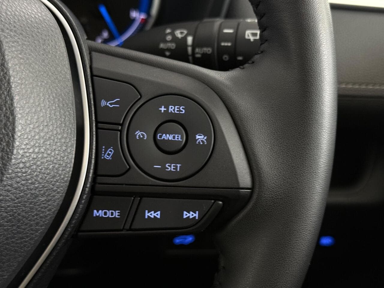 Toyota RAV4 thumbnail Misc Controls