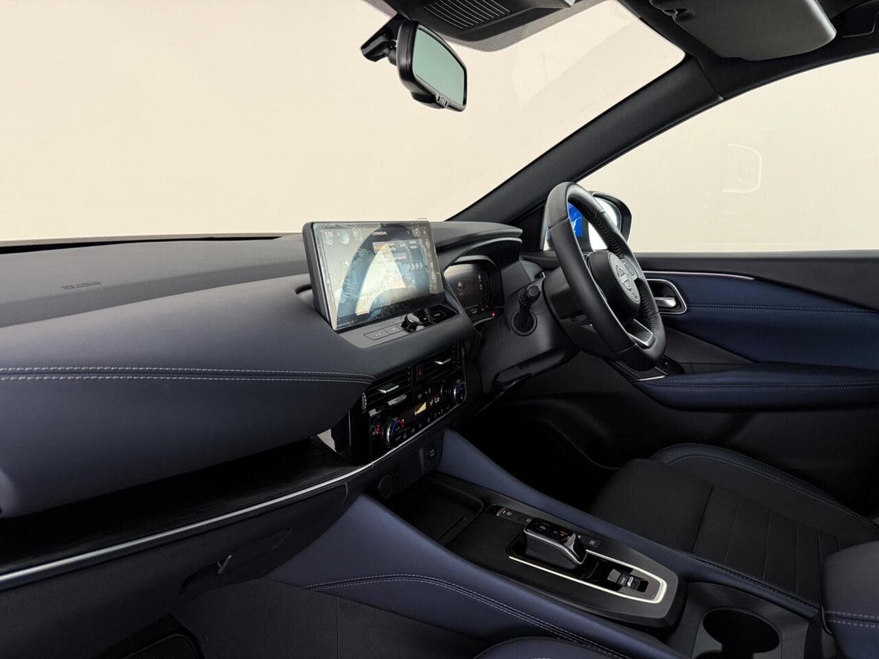 Nissan Qashqai thumbnail Interior Front