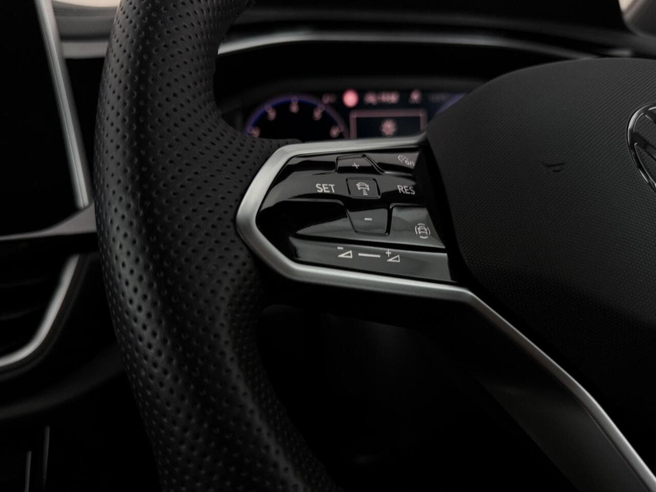 Volkswagen T-Roc thumbnail Misc Controls