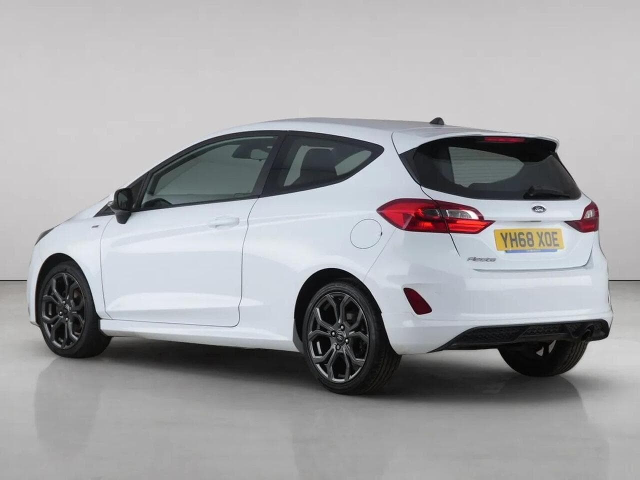 Ford Fiesta thumbnail Rear Left
