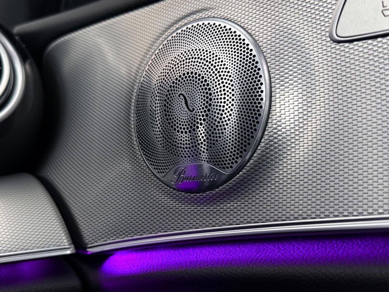 Mercedes-Benz E Class thumbnail Interior Front