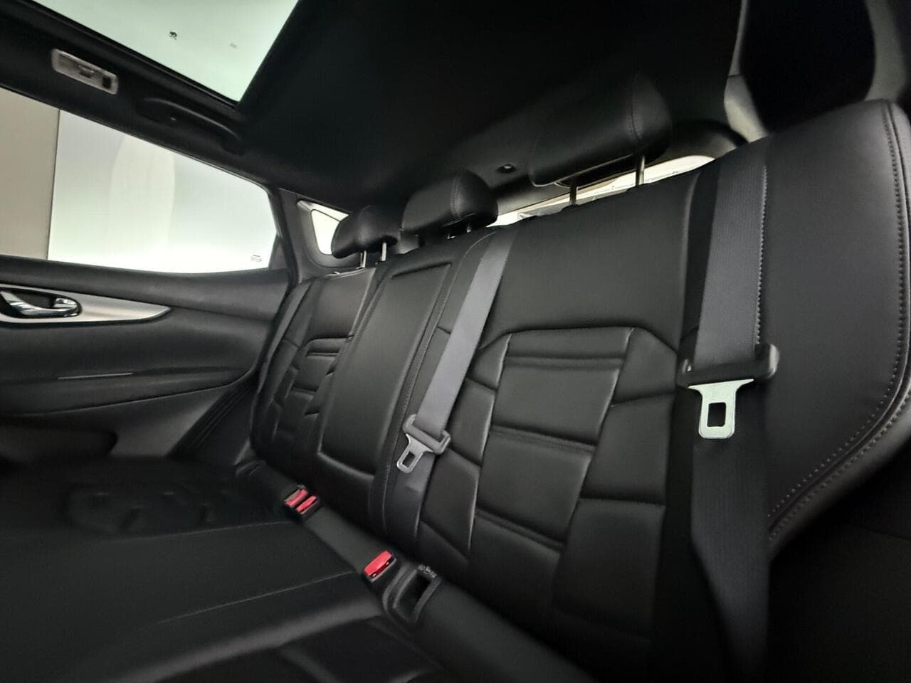 Nissan Qashqai thumbnail Seats Rear