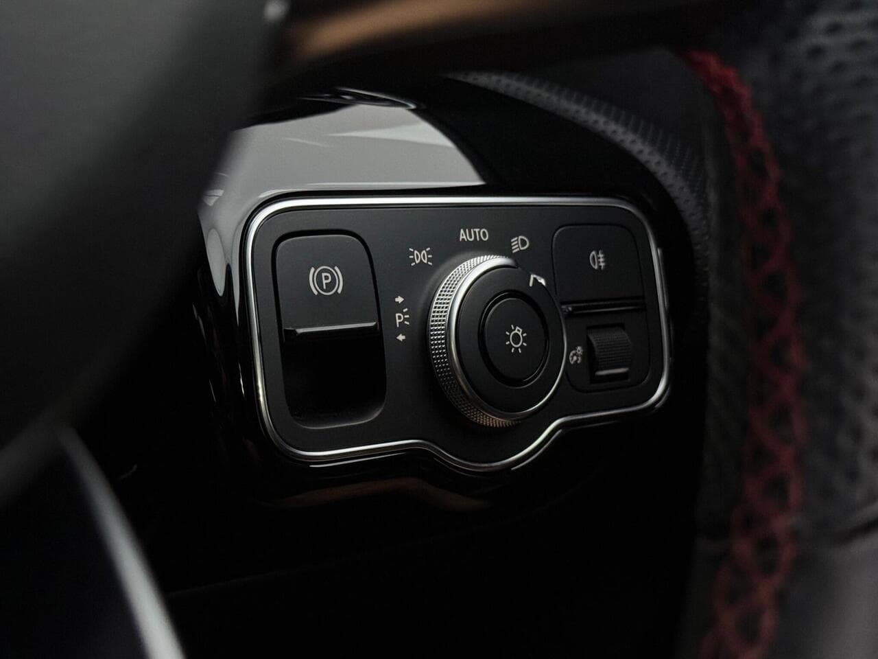 Mercedes-Benz A Class thumbnail Misc Controls