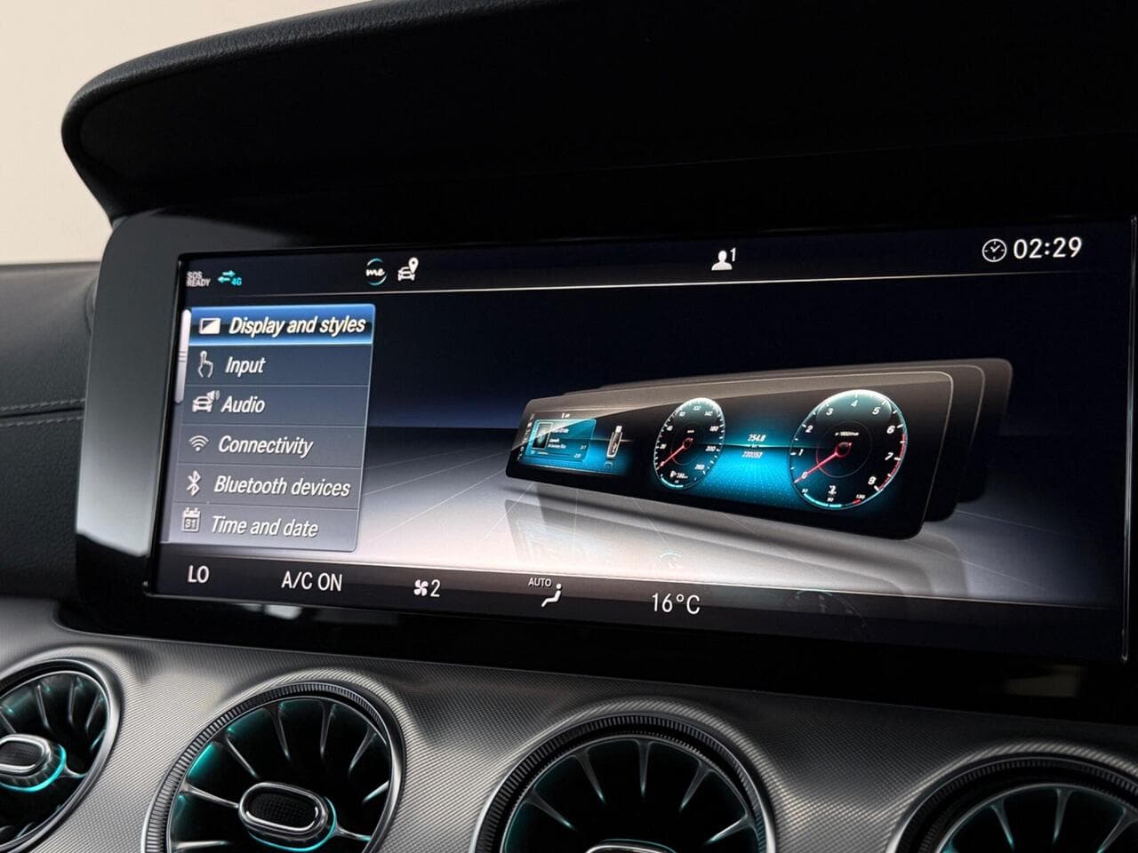 Mercedes-Benz E Class thumbnail Infotainment System