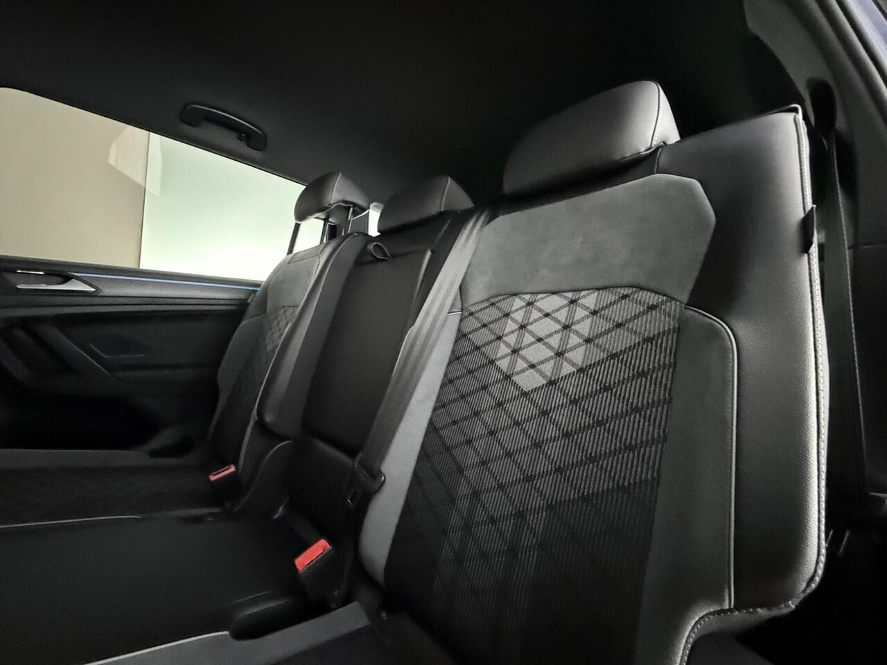 Volkswagen Tiguan Allspace thumbnail Seats Rear