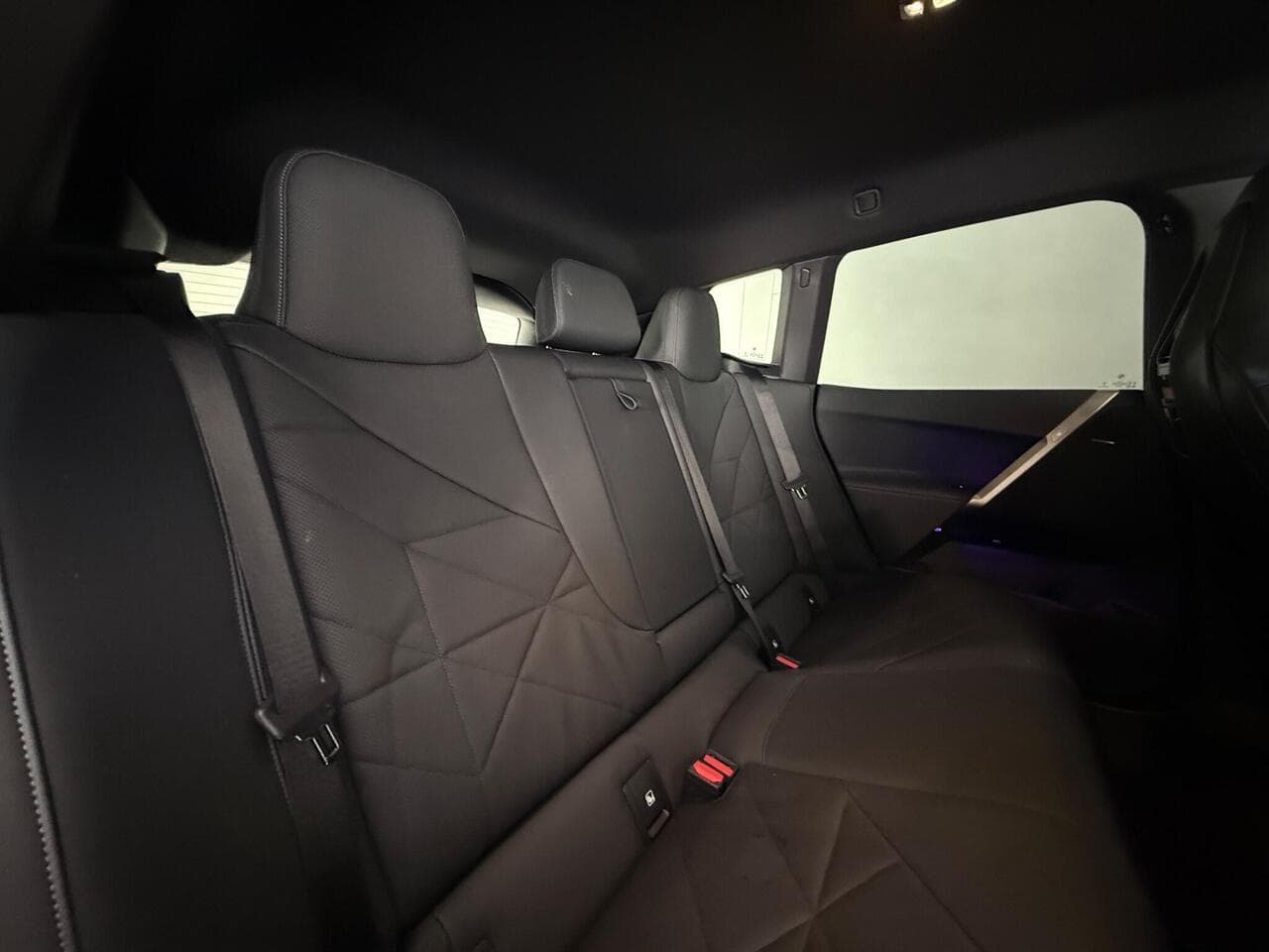 BMW iX thumbnail Seats Rear