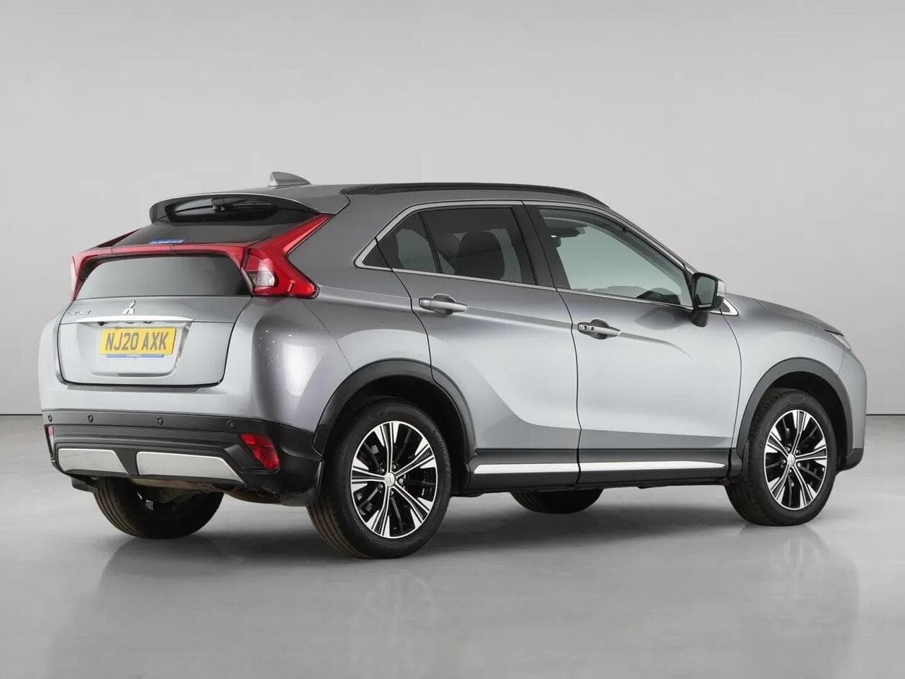 Mitsubishi Eclipse Cross thumbnail Rear Right