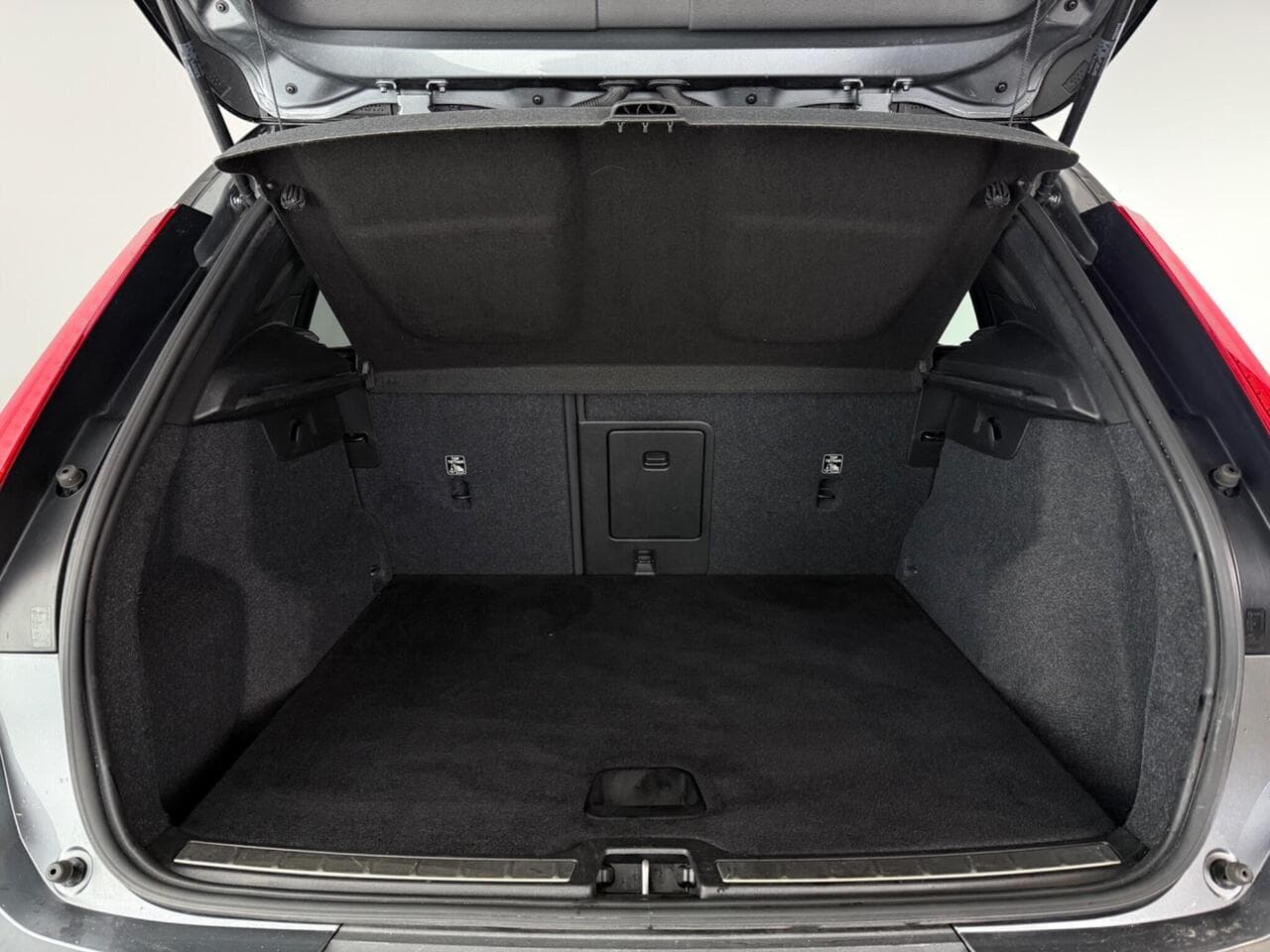 Volvo XC40 thumbnail Boot