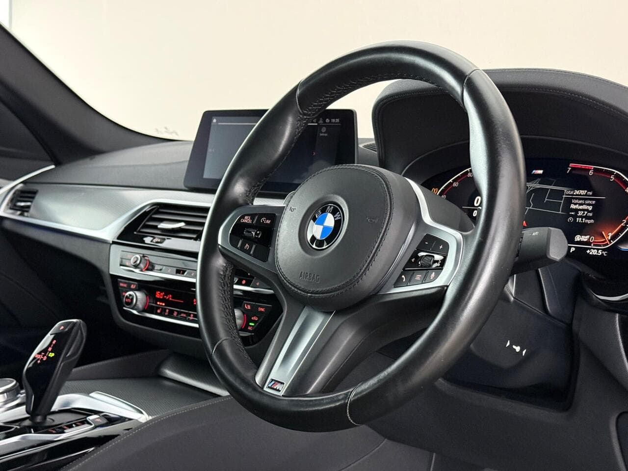 BMW 5 Series thumbnail Steering Wheel