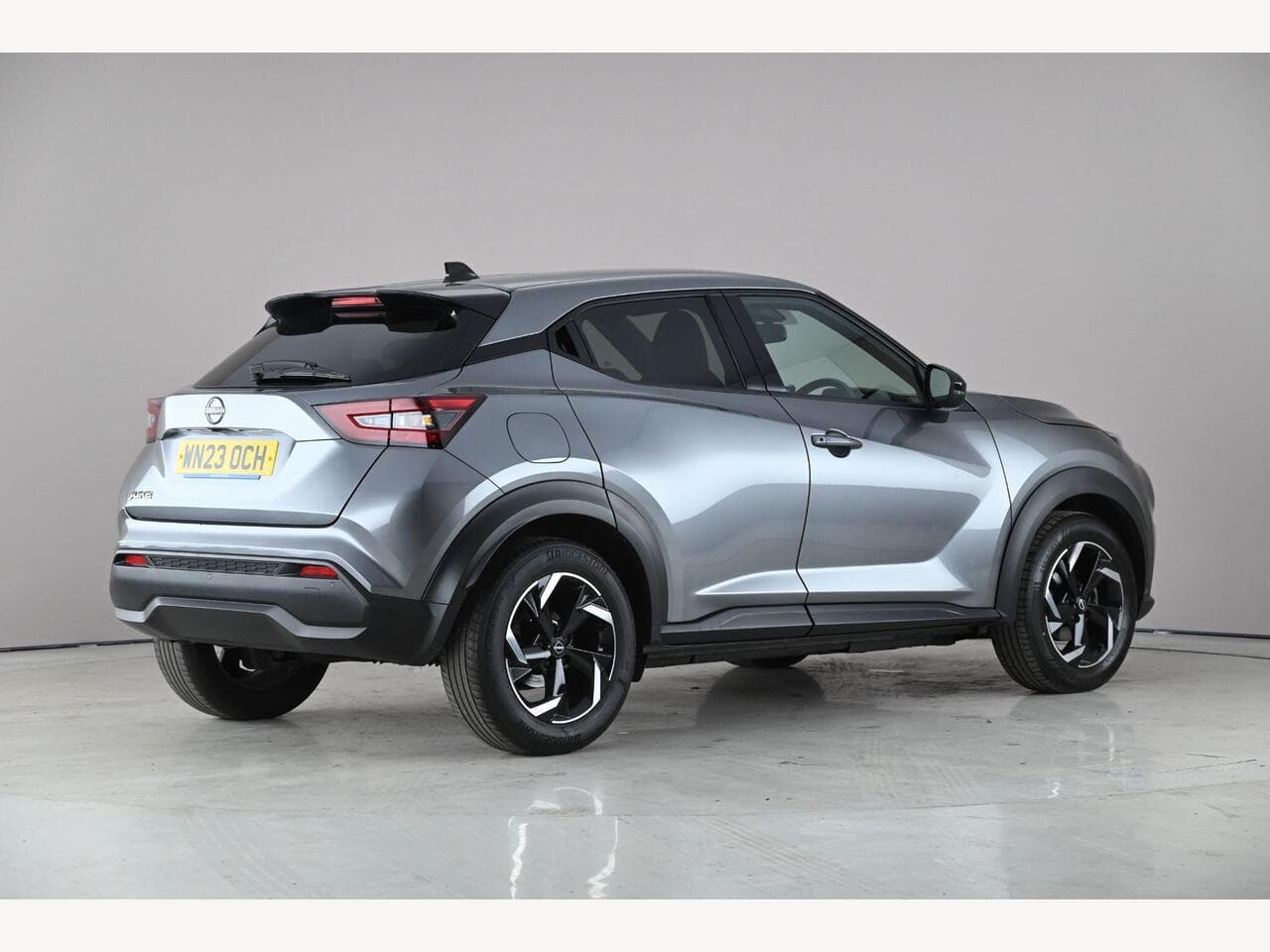 Nissan Juke thumbnail Side Right