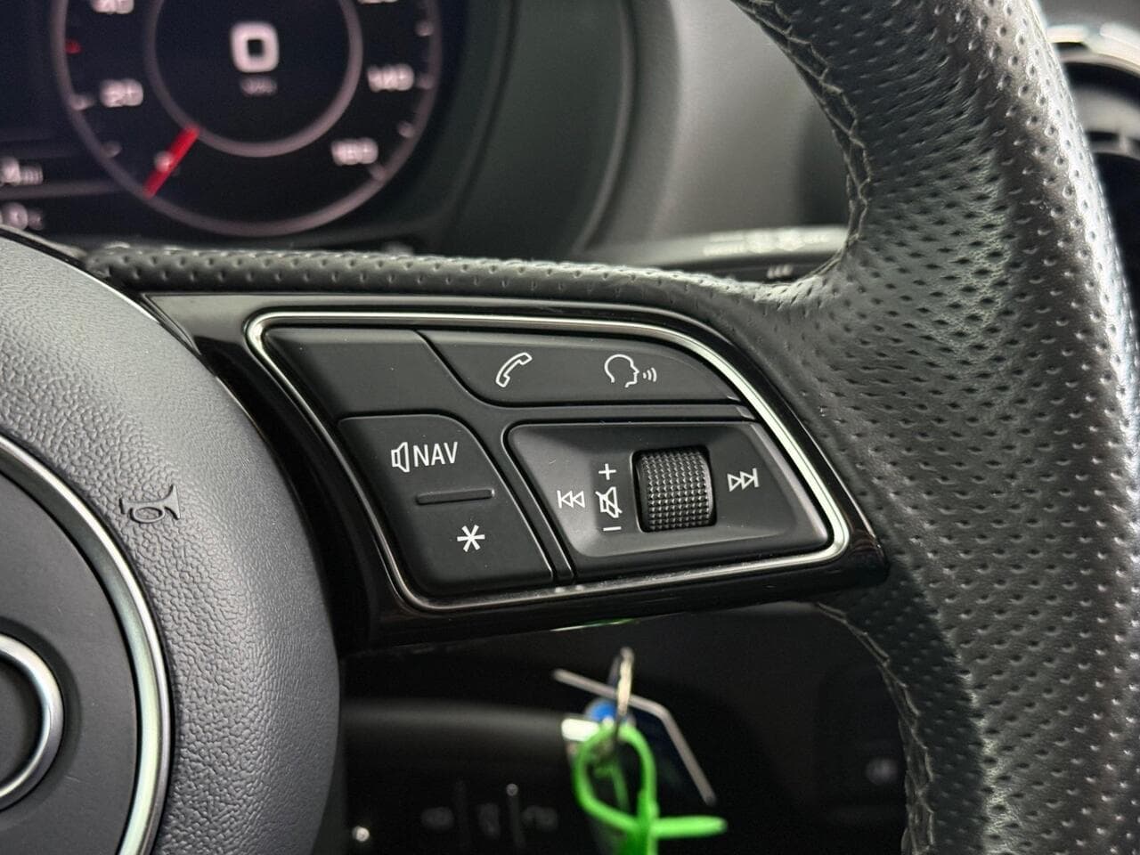 Audi Q2 thumbnail Misc Controls