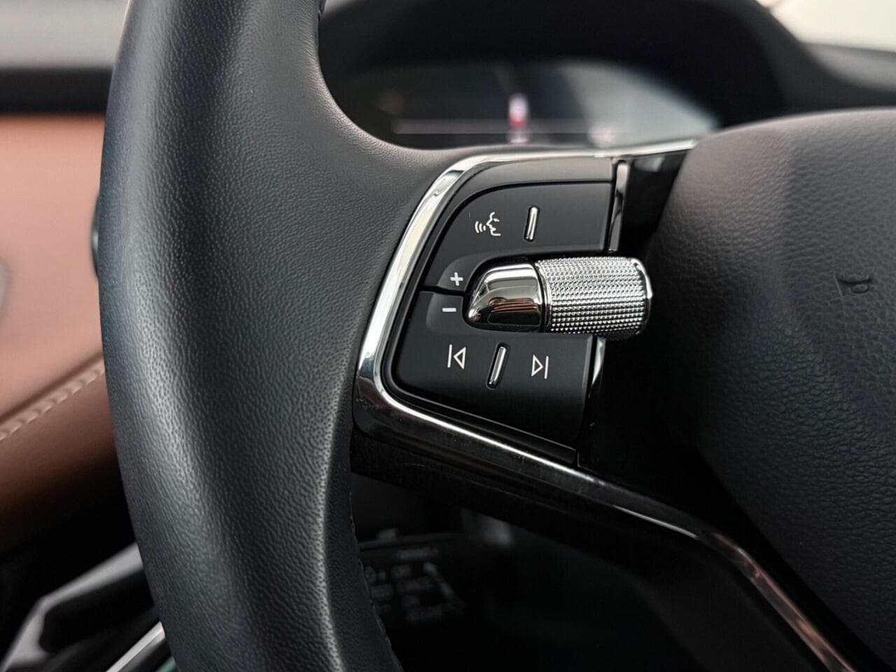 Skoda Enyaq thumbnail Misc Controls