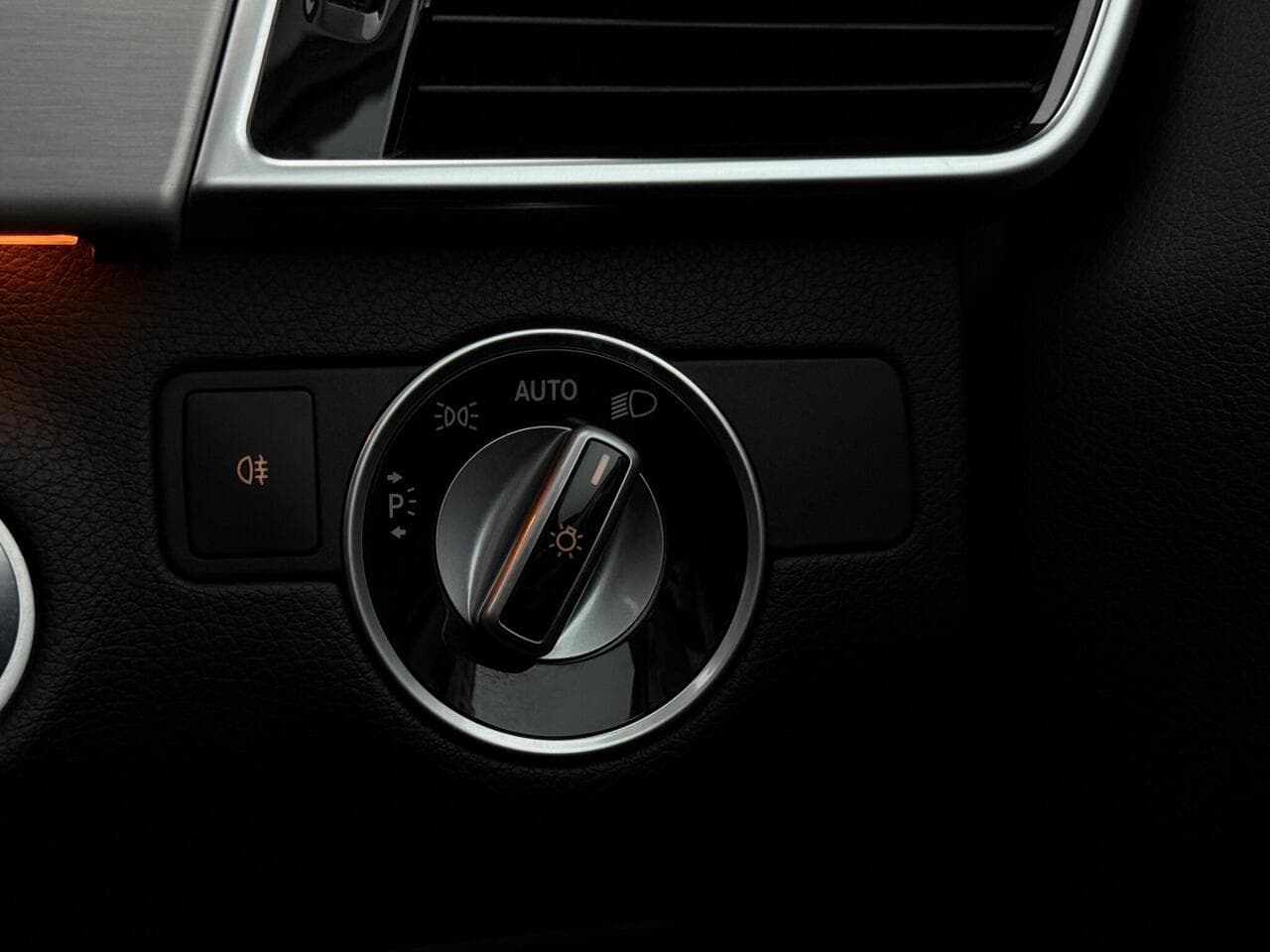 Mercedes-Benz GLE thumbnail Misc Controls