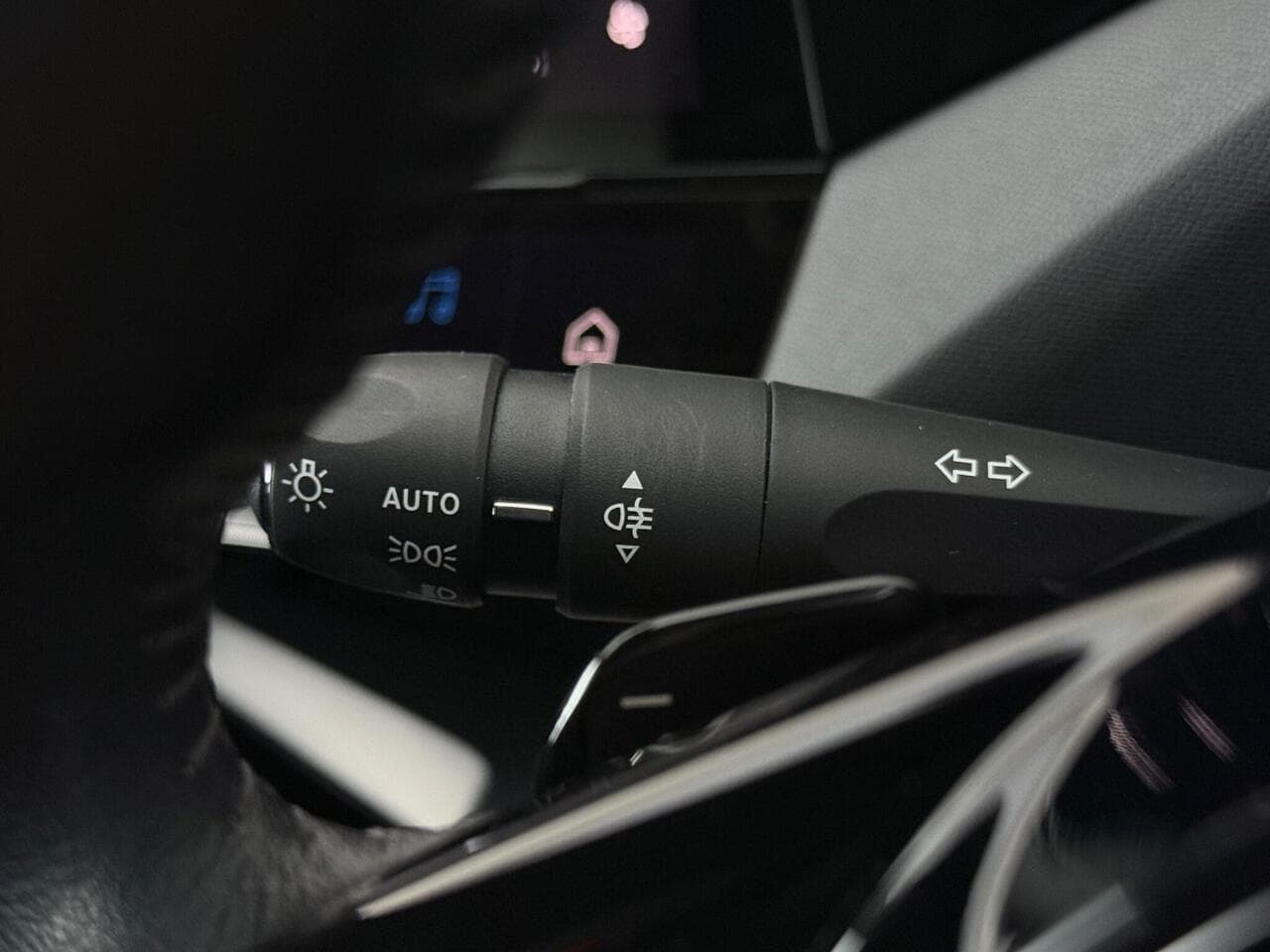 Peugeot 308 thumbnail Misc Controls
