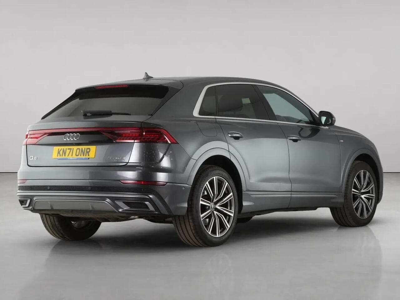 Audi Q8 thumbnail Rear Right