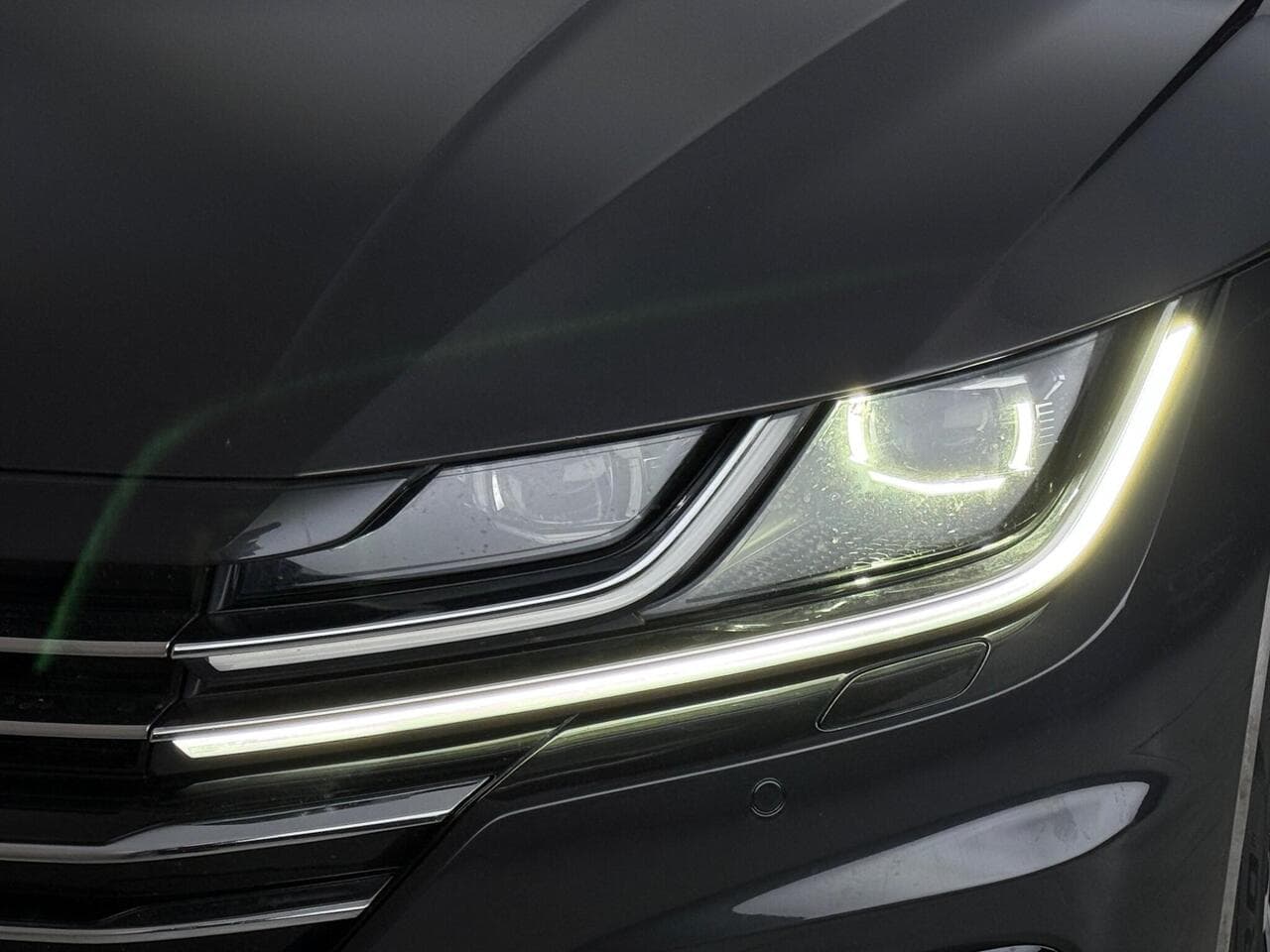 Volkswagen Arteon thumbnail Lights Front