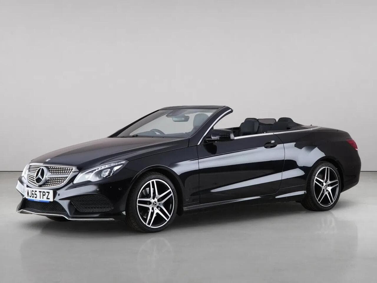 Mercedes-Benz E Class thumbnail Front Left