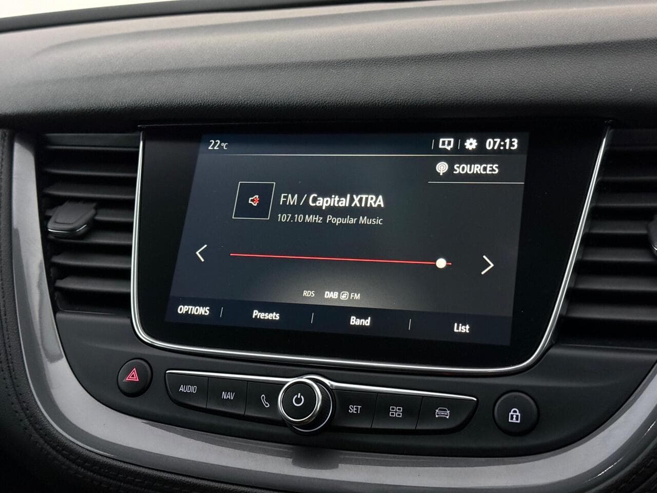 Vauxhall Grandland X thumbnail Infotainment System