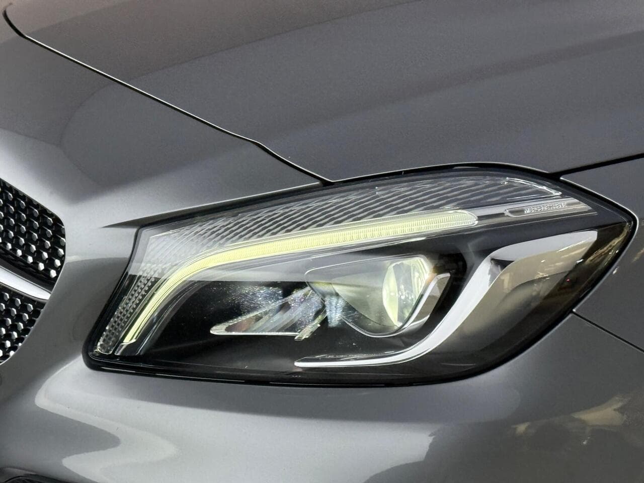 Mercedes-Benz A Class thumbnail Lights Front