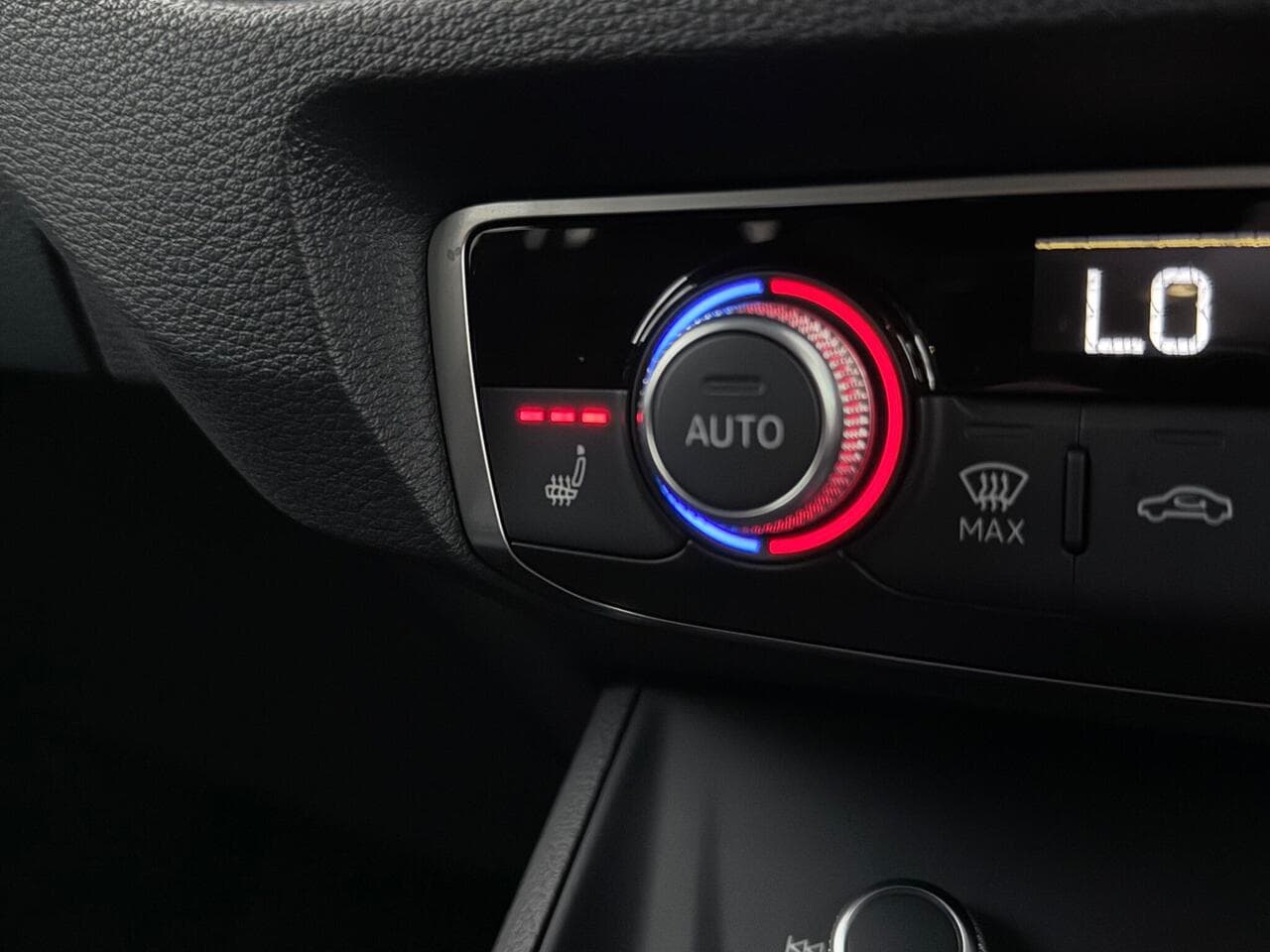 Audi Q3 thumbnail Misc Controls