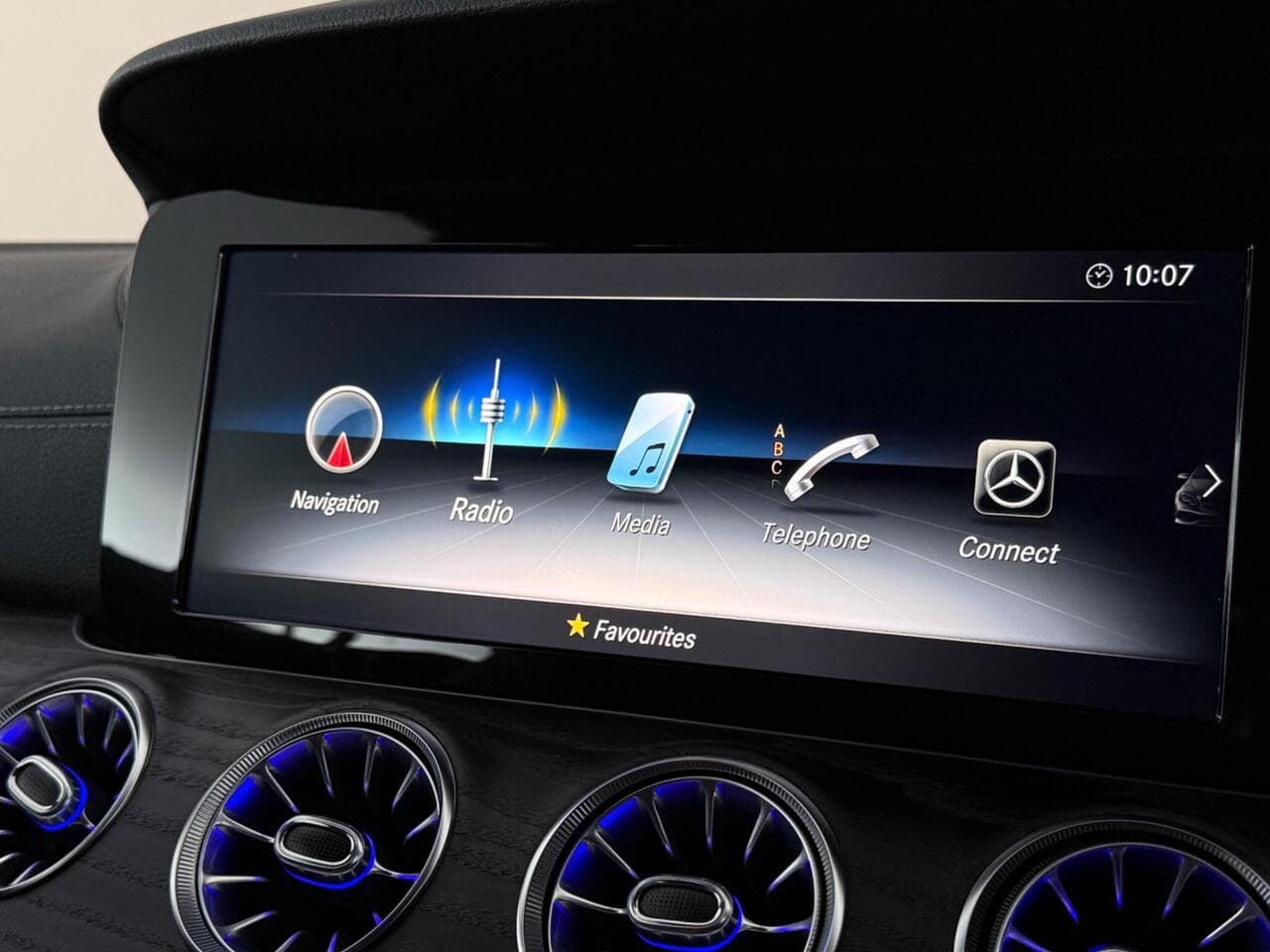 Mercedes-Benz E Class thumbnail Infotainment System