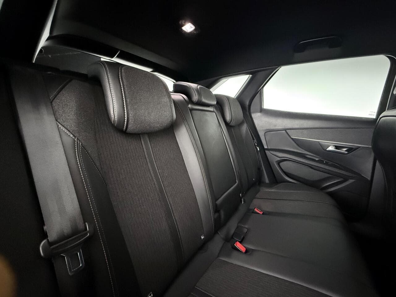 Peugeot 3008 thumbnail Seats Rear