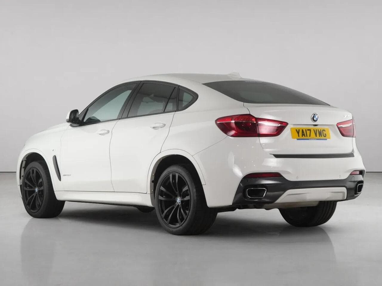 BMW X6 thumbnail Rear Left