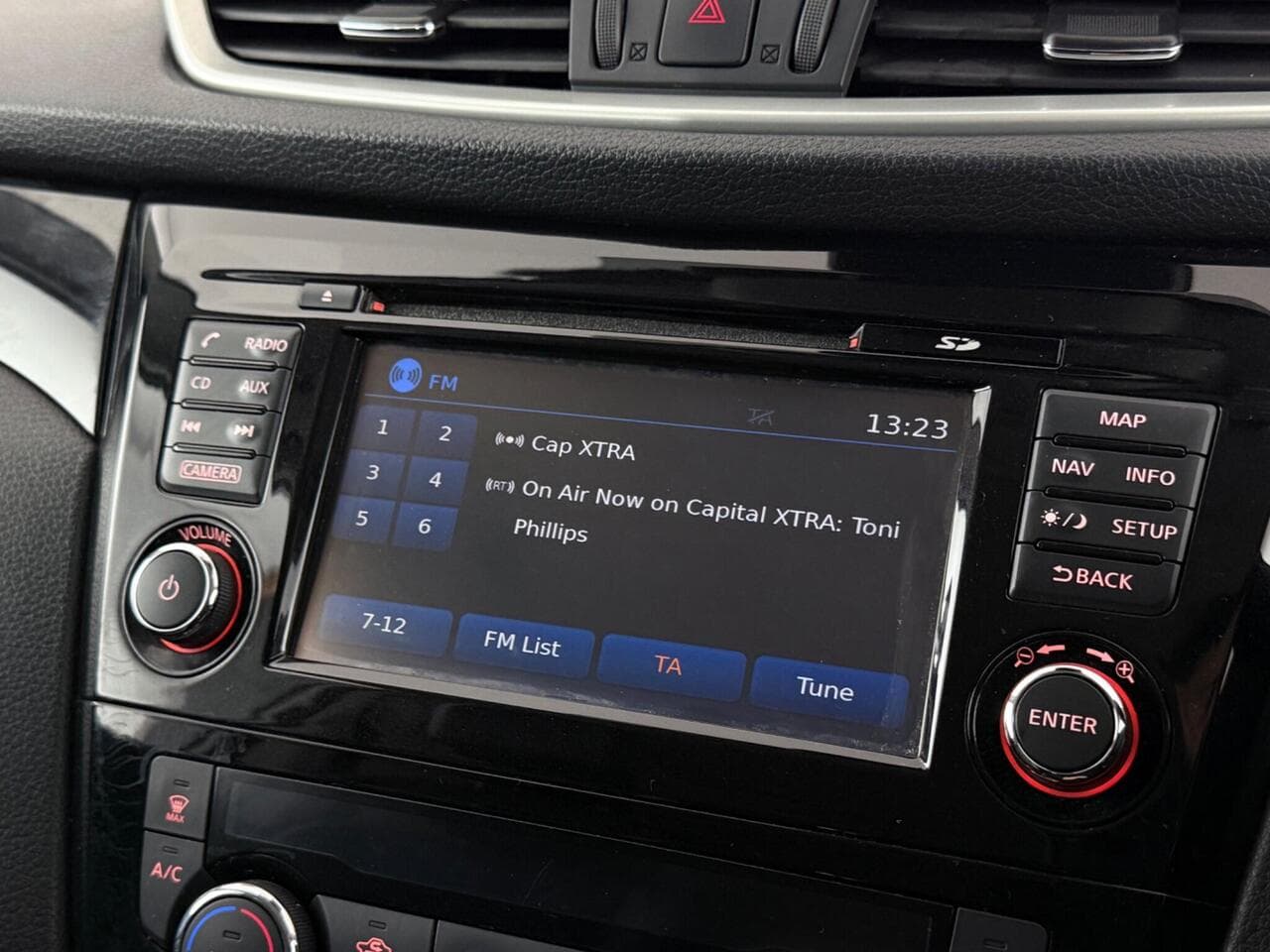 Nissan Qashqai thumbnail Infotainment System