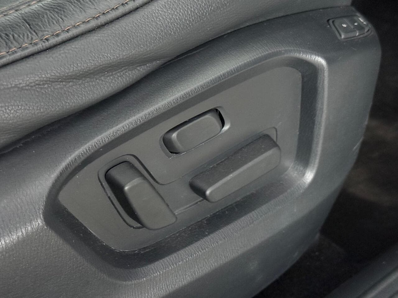 Mazda CX-5 thumbnail Misc Controls
