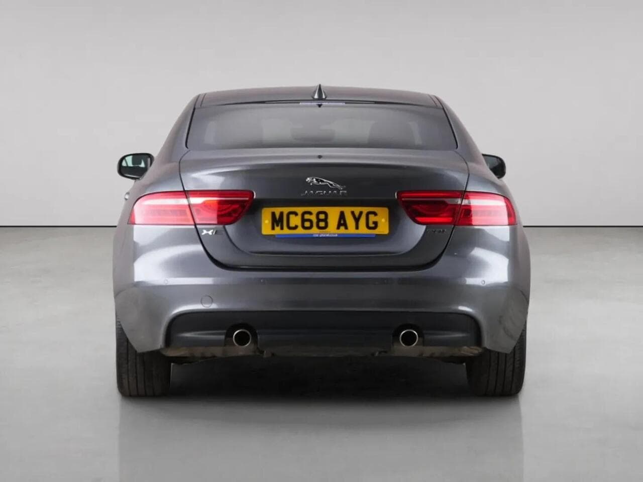 Jaguar XE thumbnail Rear