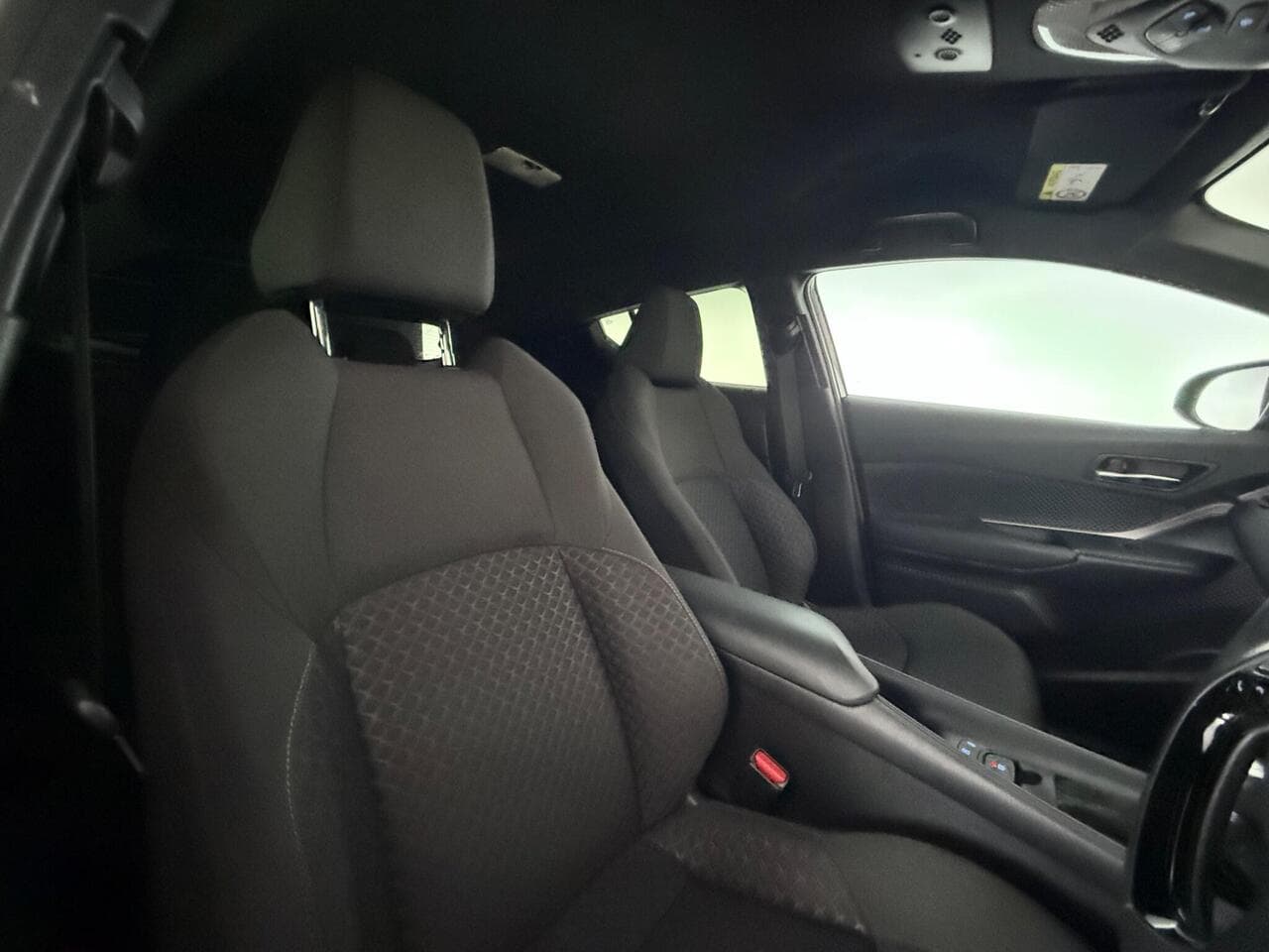 Toyota C-HR thumbnail Seat Driver