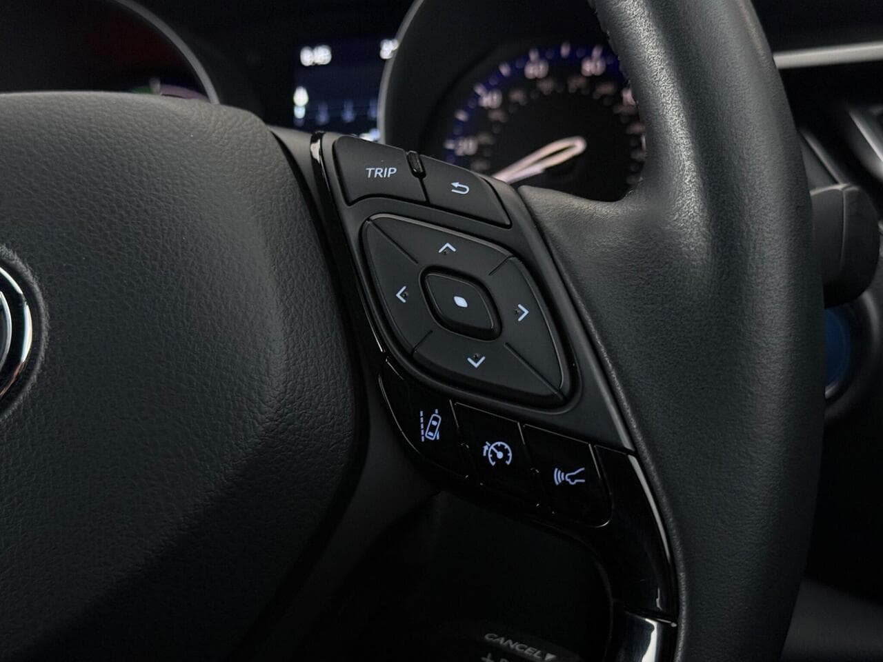 Toyota C-HR thumbnail Misc Controls