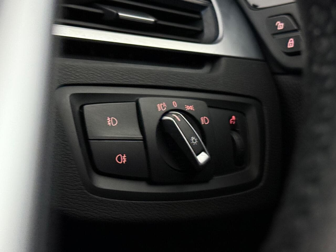 BMW X1 thumbnail Misc Controls