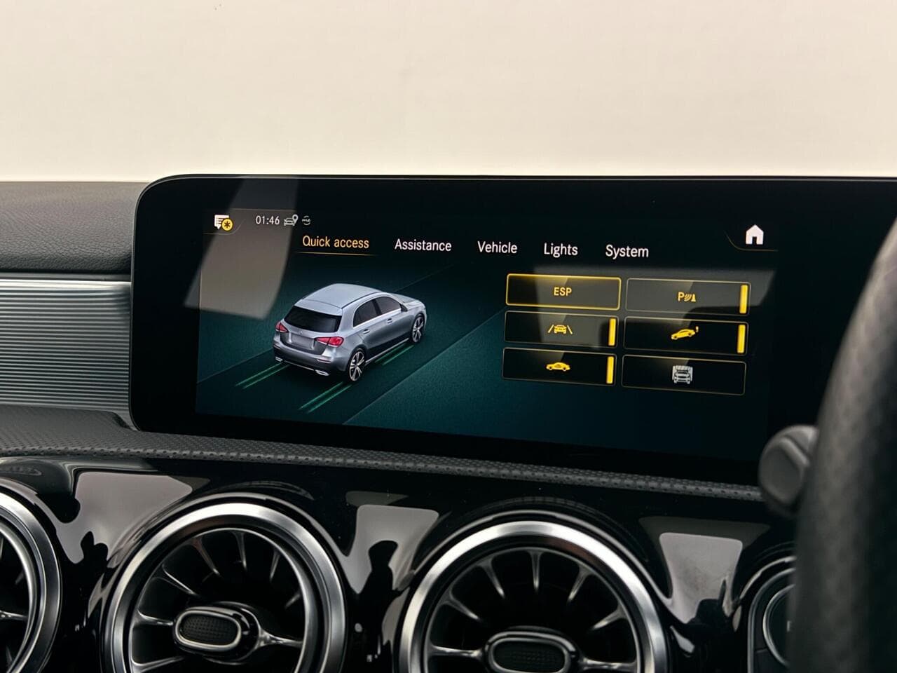 Mercedes-Benz A Class thumbnail Infotainment System