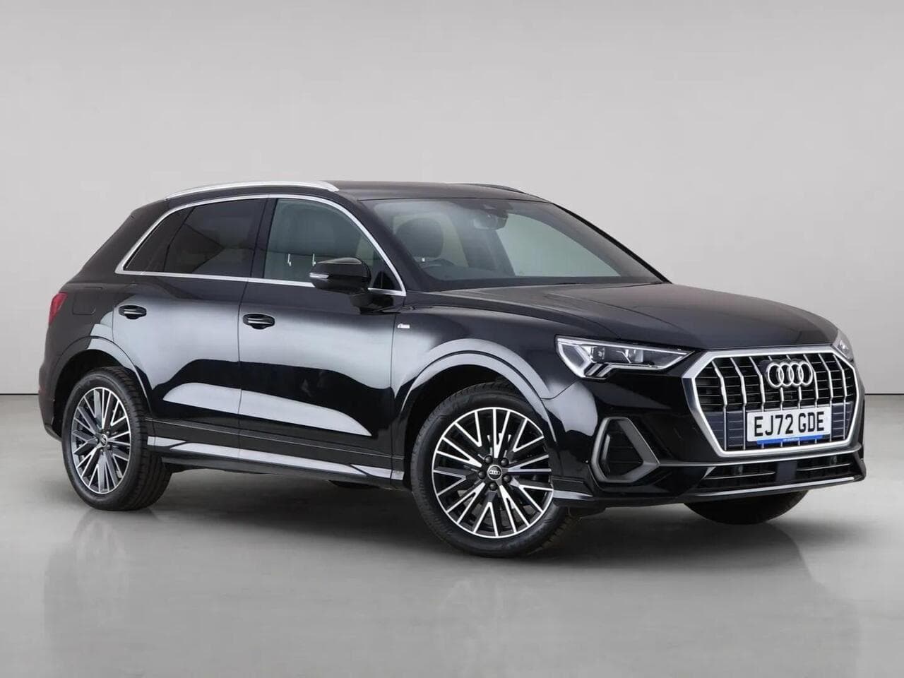 Audi Q3 - Audi Q3 1.5 TFSI CoD 35 S line S Tronic Euro 6 (s/s) 5dr