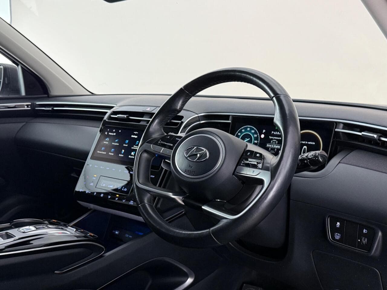 Hyundai TUCSON thumbnail Interior Front