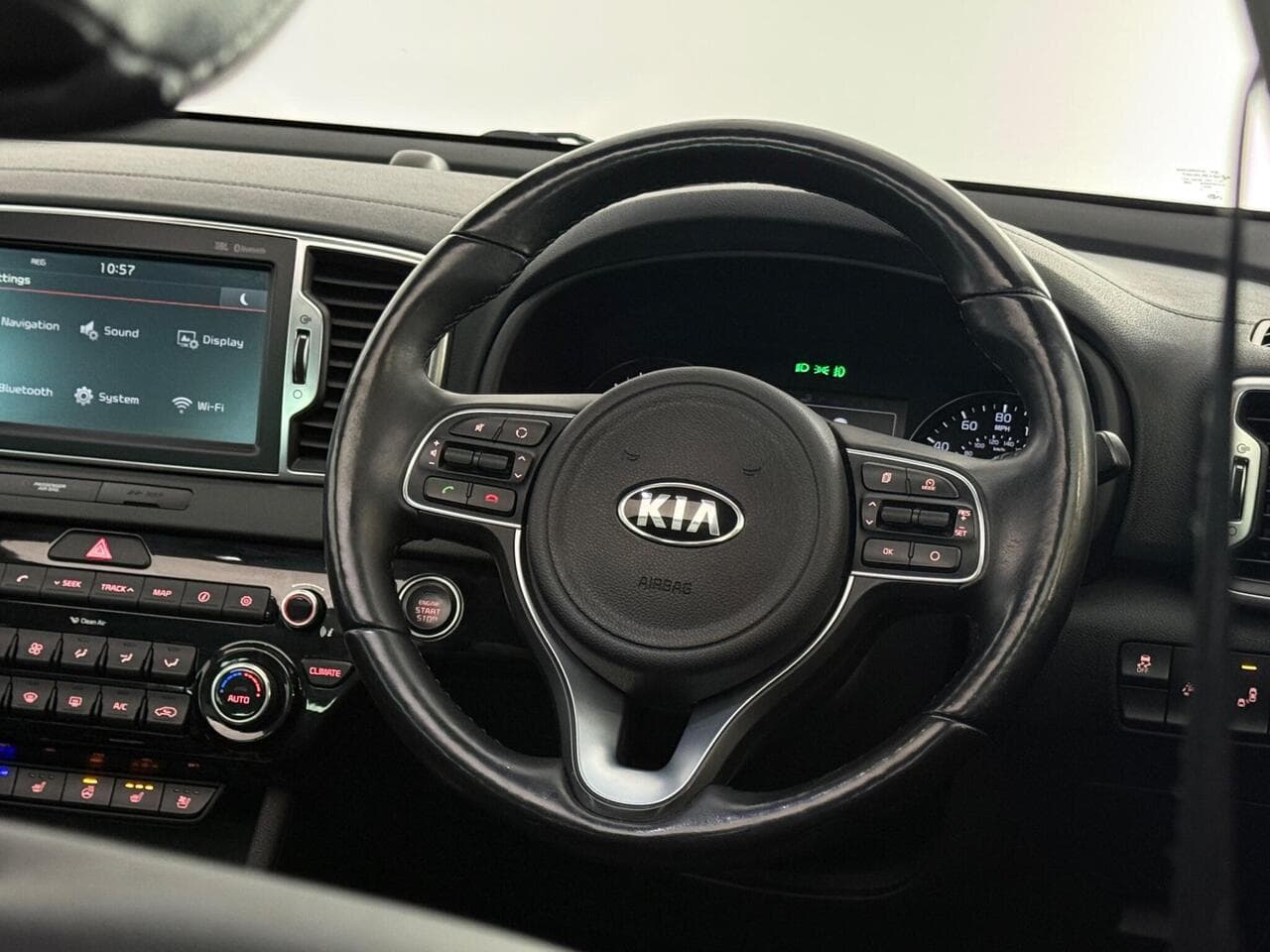 Kia Sportage thumbnail Steering Wheel