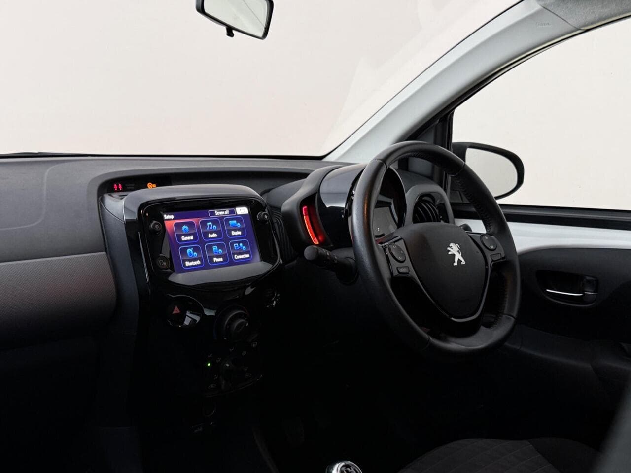 Peugeot 108 thumbnail Interior Front