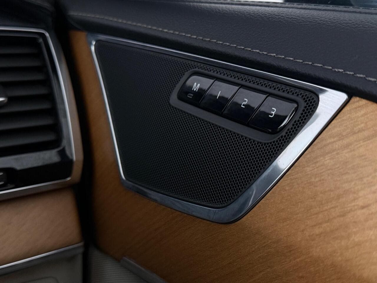 Volvo XC90 thumbnail Door Interior