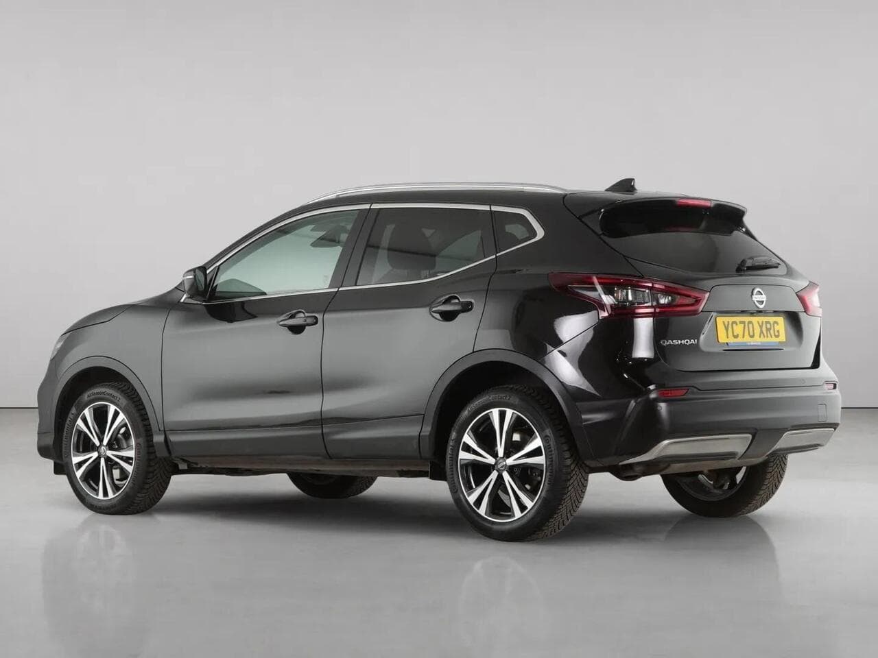 Nissan Qashqai thumbnail Rear Left