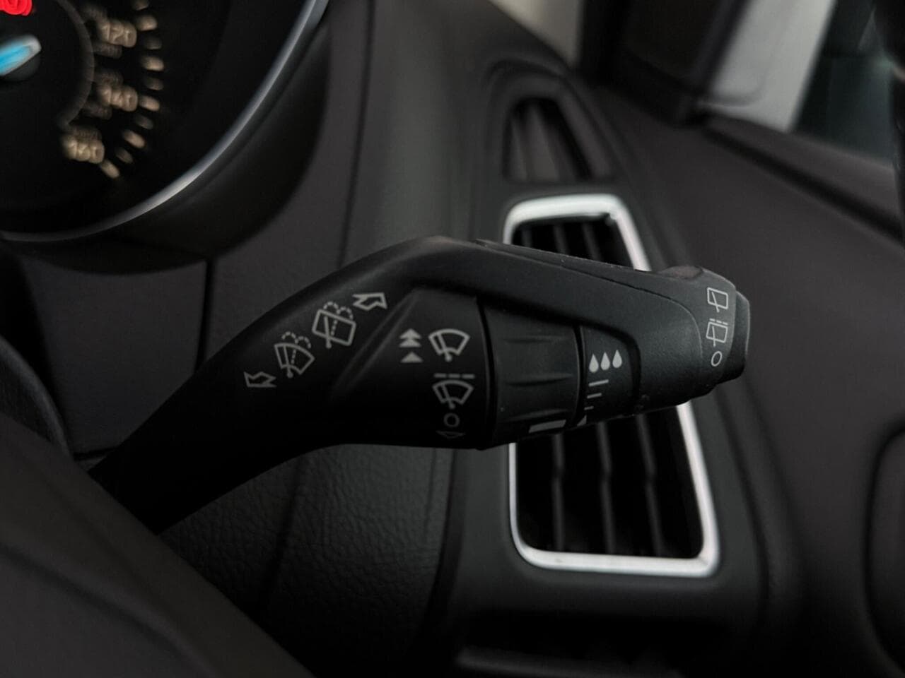 Ford Focus thumbnail Misc Controls