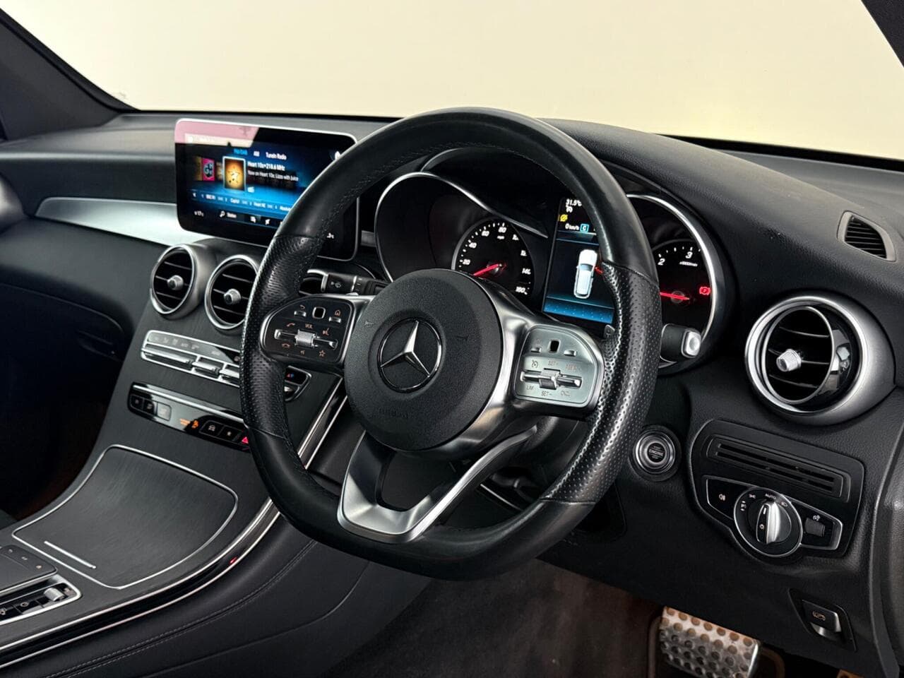 Mercedes-Benz GLC thumbnail Interior Front