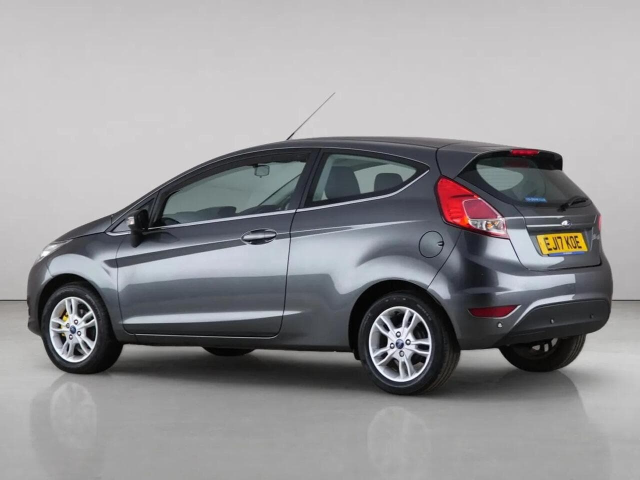 Ford Fiesta thumbnail Side Left