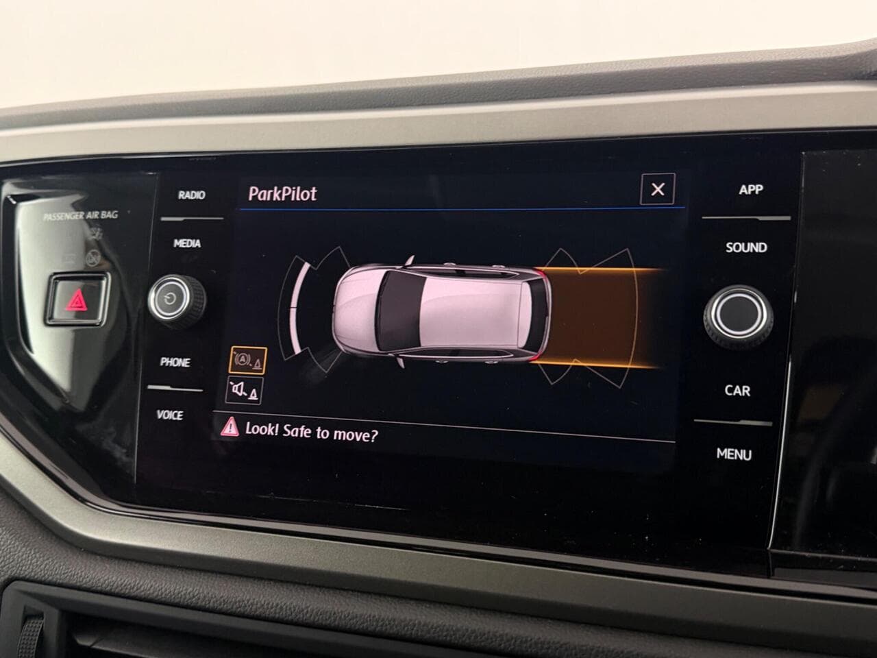 Volkswagen Polo thumbnail Infotainment System