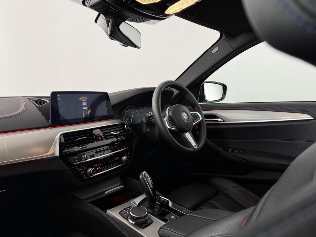 BMW 5 Series thumbnail Interior Front