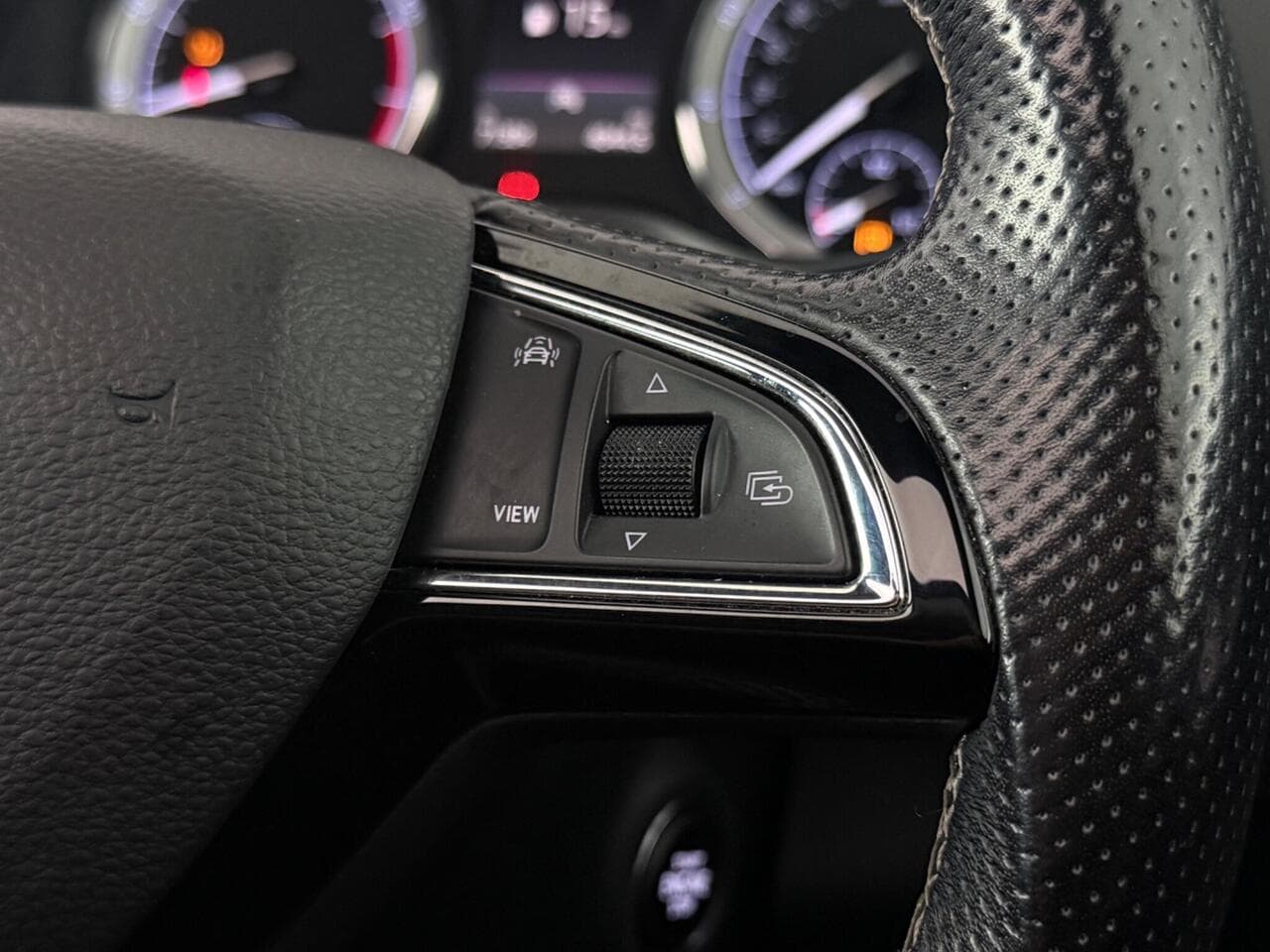 Skoda Karoq thumbnail Misc Controls