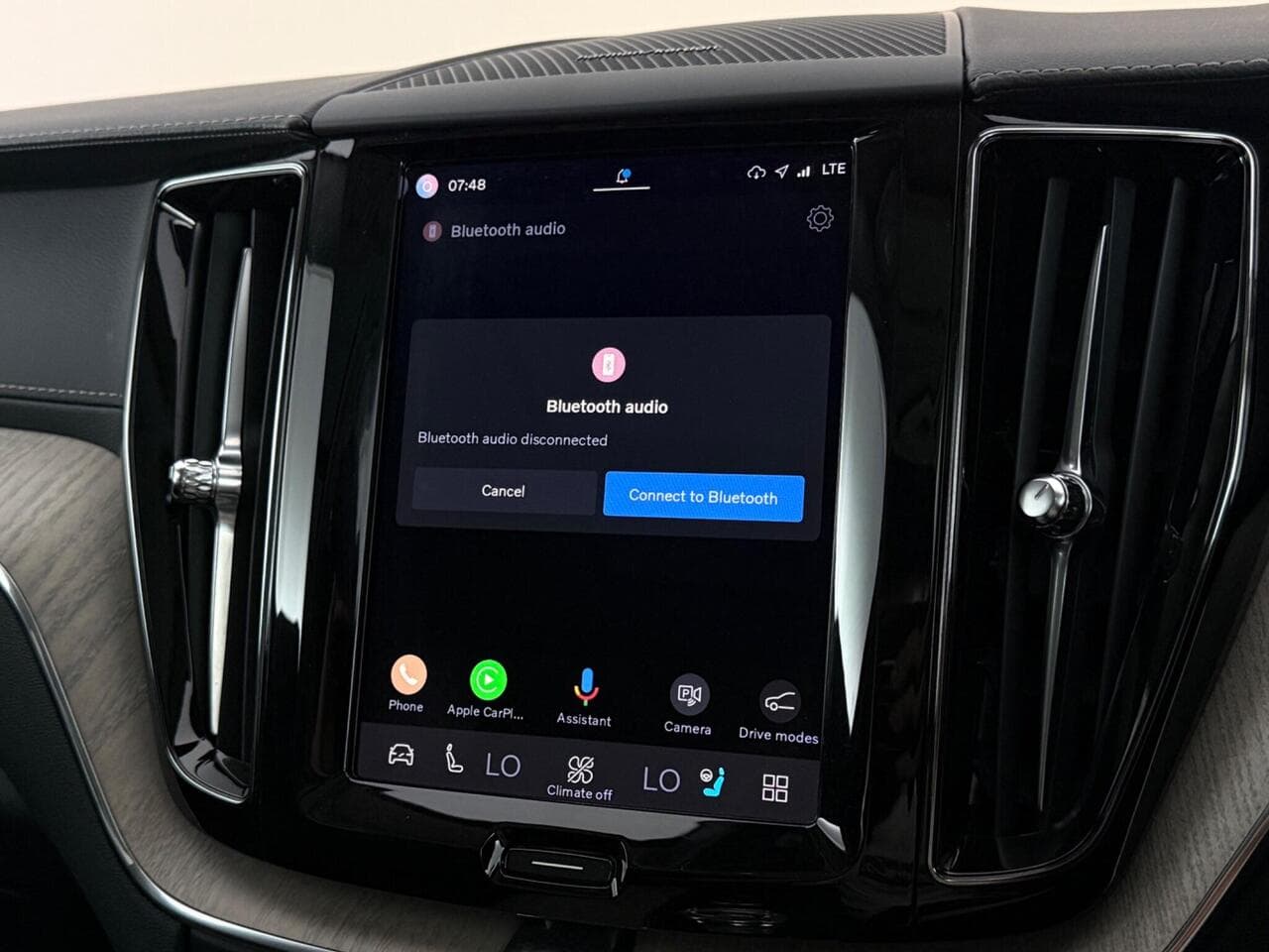 Volvo XC60 thumbnail Infotainment System