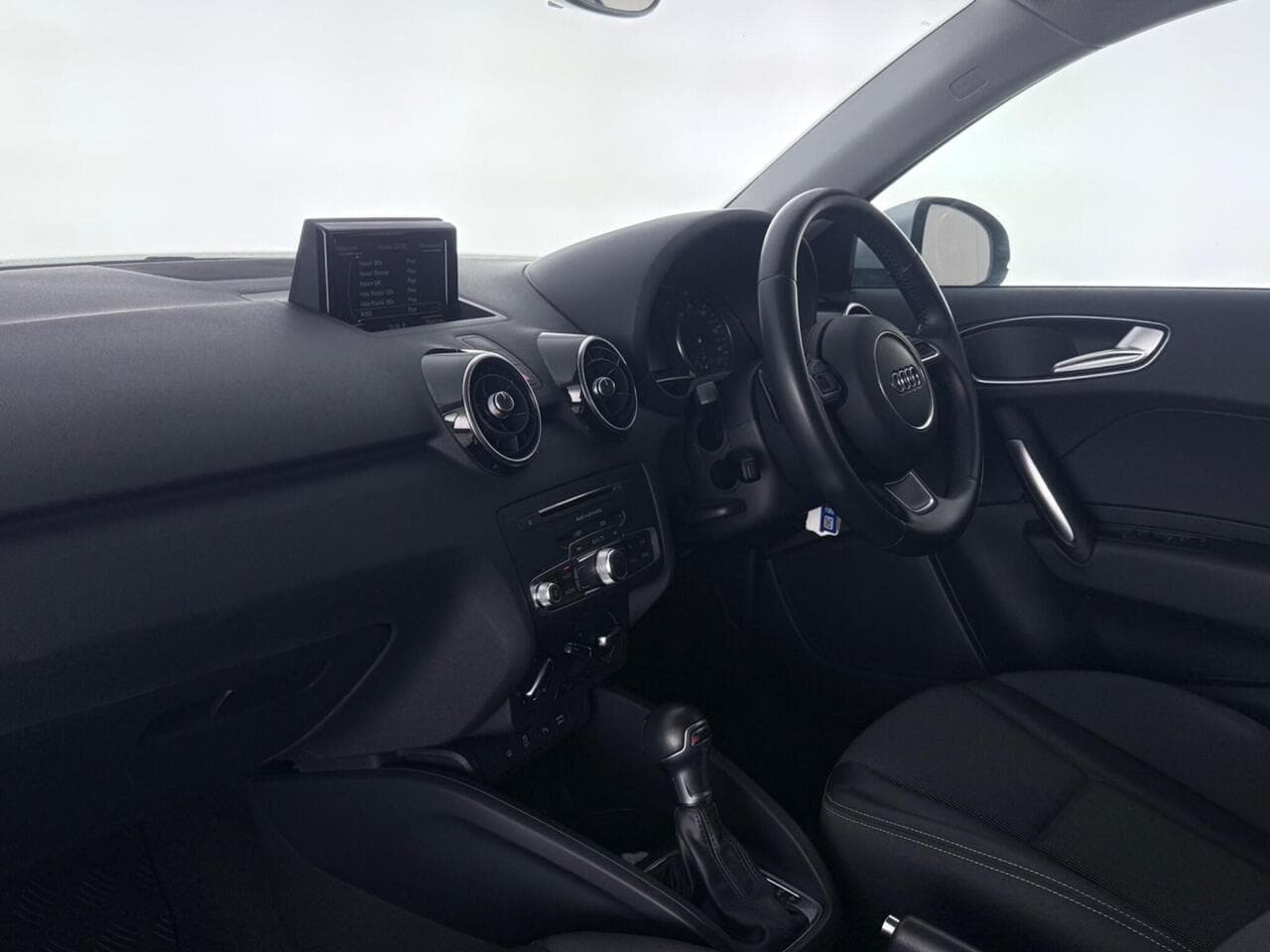 Audi A1 thumbnail Interior Front