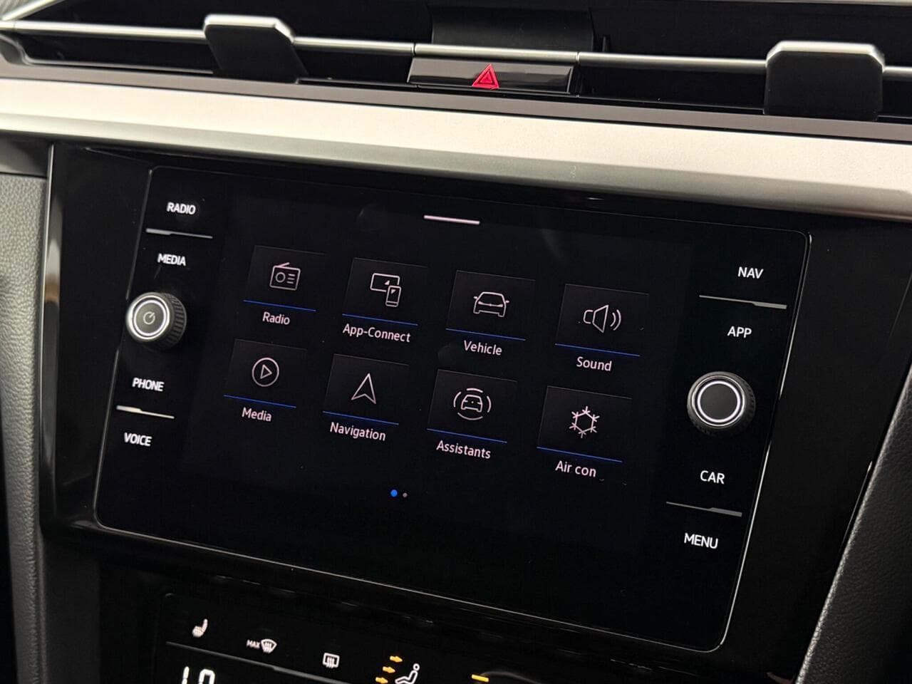Volkswagen Arteon thumbnail Infotainment System