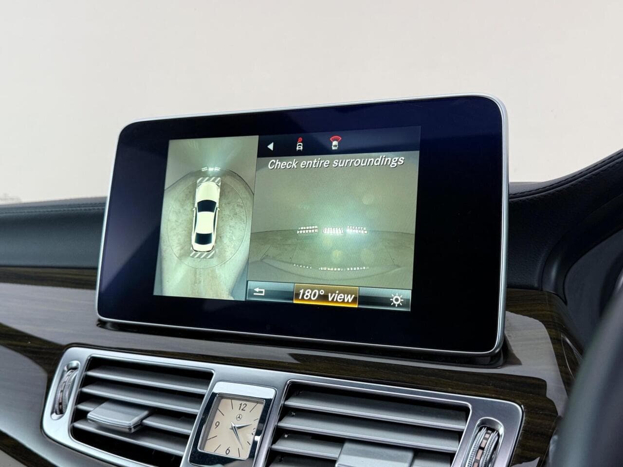 Mercedes-Benz CLS thumbnail Infotainment System